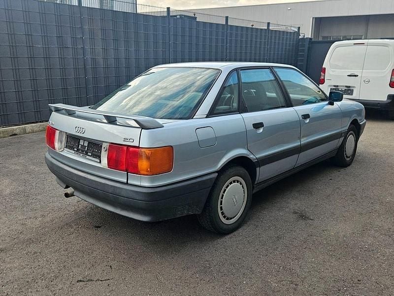 Gebraucht Audi 80 113 PS (83 kW) 1989 Silber Limousine