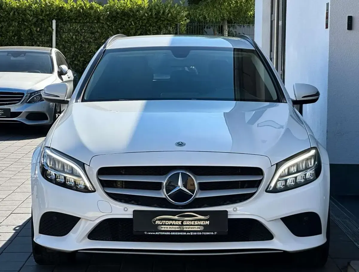 Gebraucht Mercedes C220 194 PS (142 kW) 2019 Polarweiss Kombi