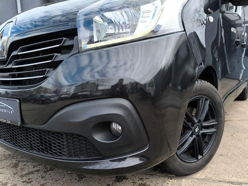 Gebraucht Renault Trafic 145 PS (106 kW) 2018 Schwarz Van / Kleinbus