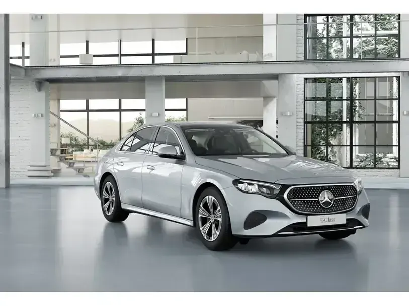 Gebraucht Mercedes E220 Avantgarde 197 PS (144 kW) 2024 Silber Limousine