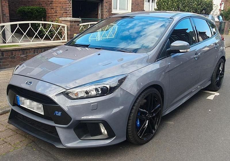 Używany Ford Focus S 349 KM (256 kW) 2016 Szary Sedan/Limuzyna
