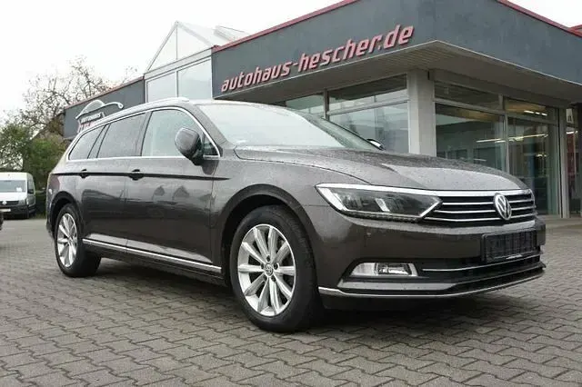 Gebraucht VW Passat Highline 150 PS (110 kW) 2017 Braun Kombi
