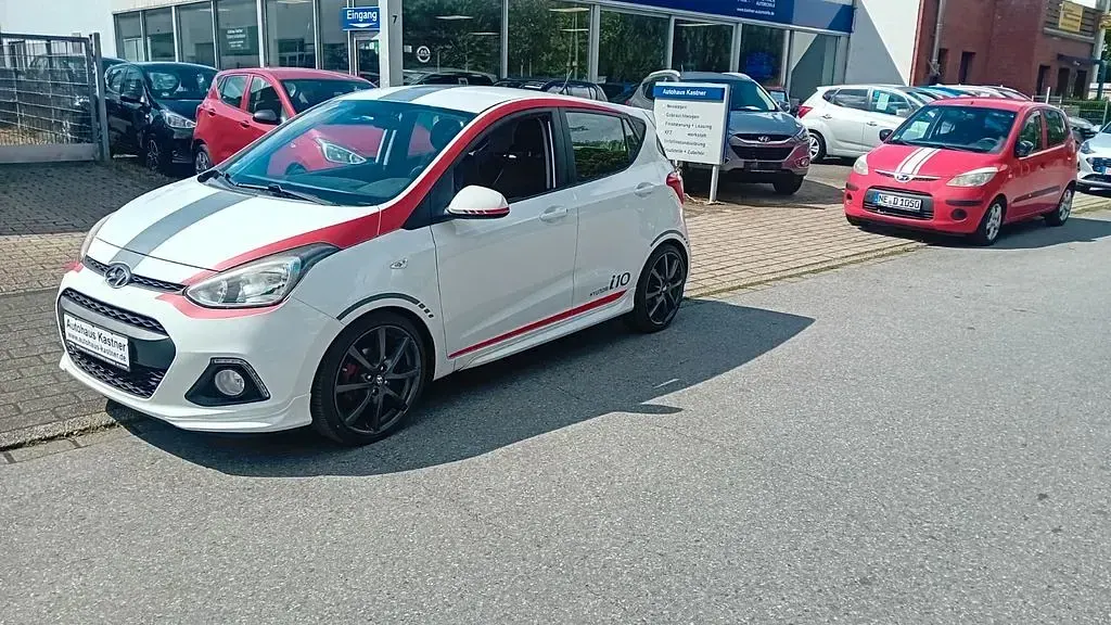 Gebraucht Hyundai i10 Sport 87 PS (63 kW) 2015 Weiß Kleinwagen