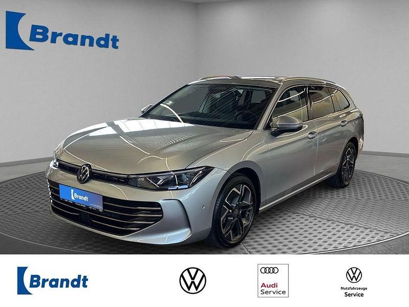 Silber Gebraucht 2025 VW Passat Elegance Kombi | 41.990 € (Teuer) - Bild 1/3