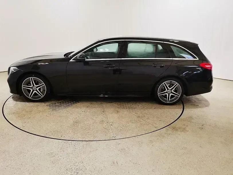 Gebraucht Mercedes C180 AMG line 170 PS (125 kW) 2022 Obsidianschwarz  metalliclack Kombi