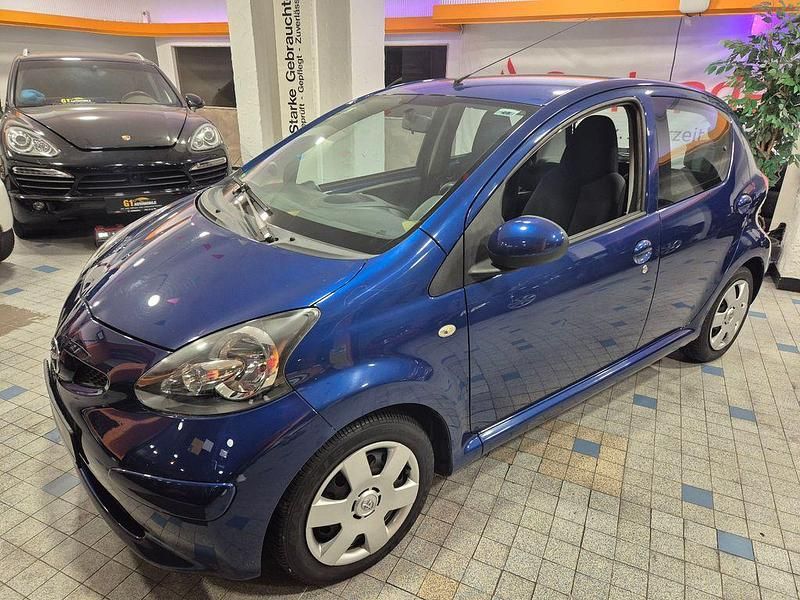Blau Gebraucht 2008 Toyota Aygo City Kleinwagen | 6.880 € - Bild 1/4