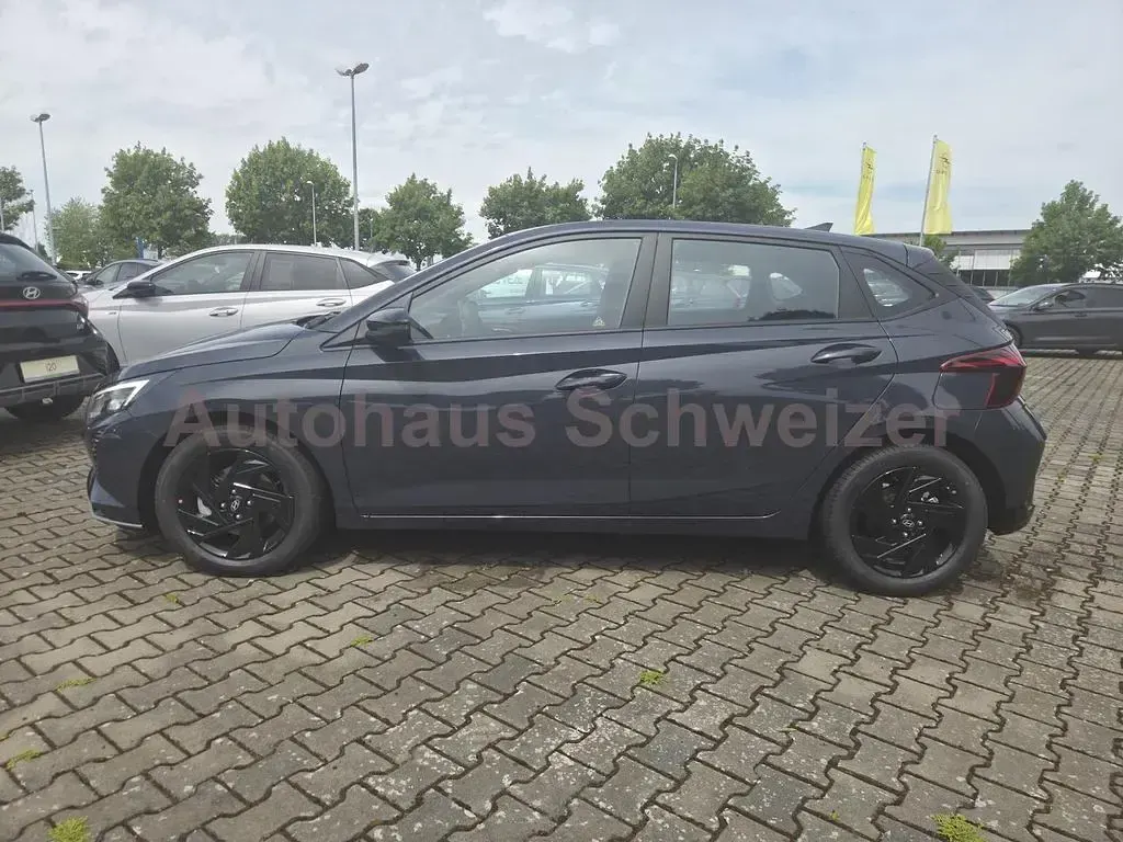 Neu Hyundai i20 Blackline 90 PS (66 kW) 2026 Aurora gray Kleinwagen
