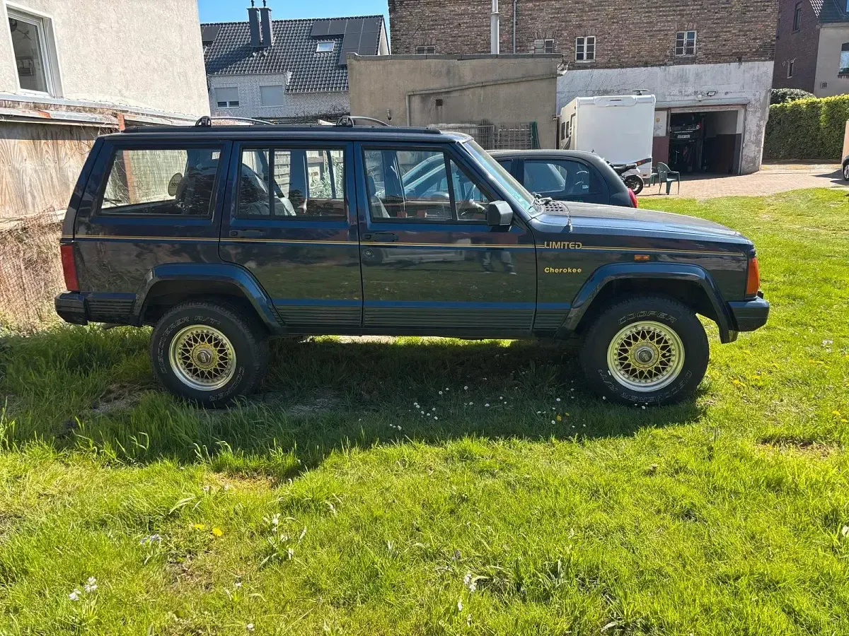Occasion Jeep Cherokee 184 ch (135 kW) 1992 Bleue SUV