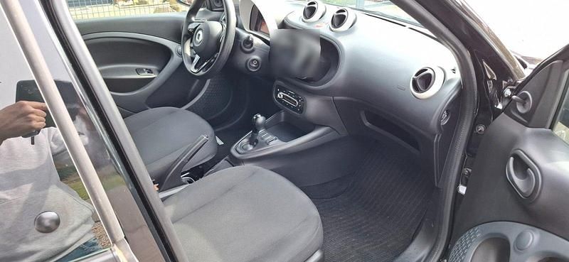 Gebraucht Smart ForFour Electric Drive 60 kW (82 PS) 2021 Schwarz Kleinwagen