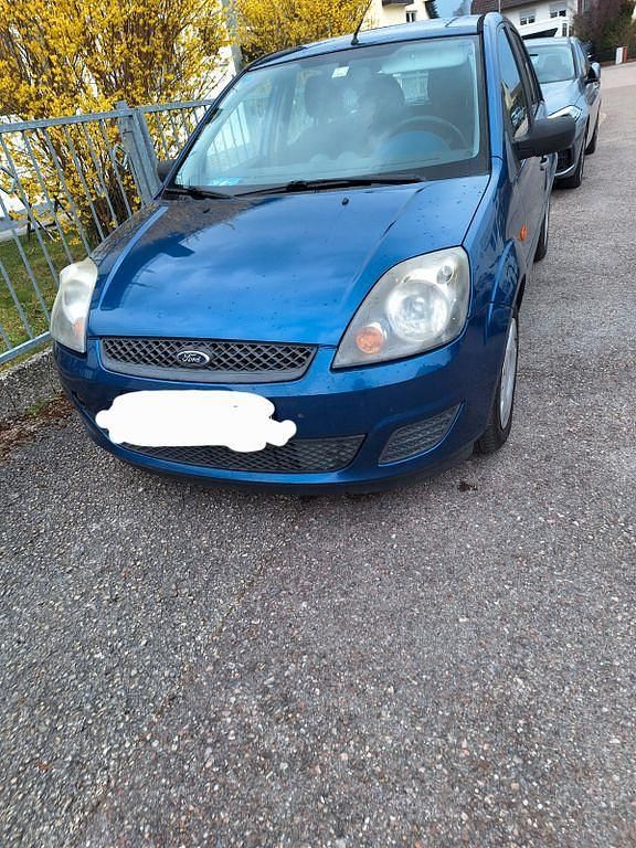 Gebraucht Ford Fiesta Ambiente 69 PS (50 kW) 2007 Blau Kleinwagen