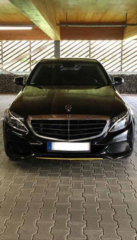 Schwarz Gebraucht 2017 Mercedes C180 Limousine | 18.500 € (Fairer Preis) - Bild 1/4