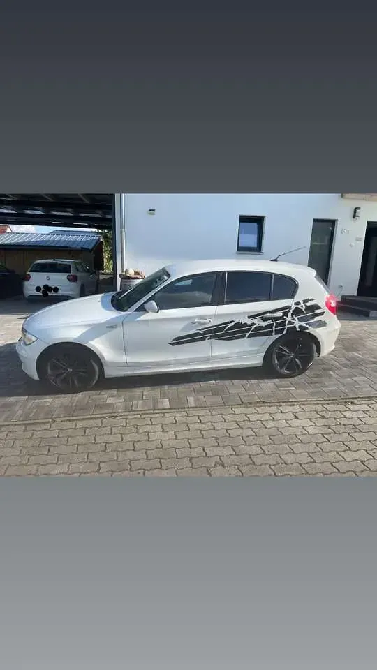 Gebraucht BMW 116 122 PS (89 kW) 2008 Weiß Kleinwagen