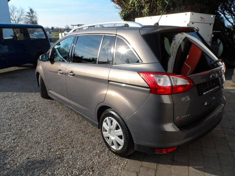Gebraucht Ford Grand C-Max Trend 101 PS (74 kW) 2013 Braun Van / Kleinbus