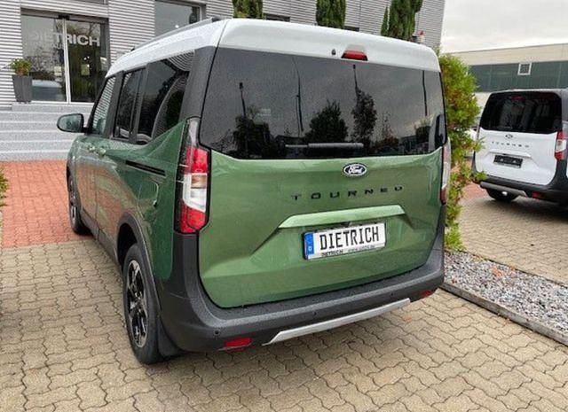 Neu Ford Tourneo Courier Active 125 PS (91 kW) 2025 Busting green Van / Kleinbus
