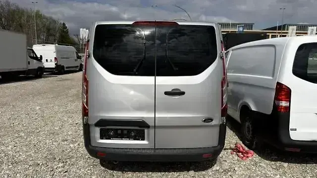 Second-hand Ford Transit Custom 105 CP (77 kW) 2018 Argintiu Monovolum