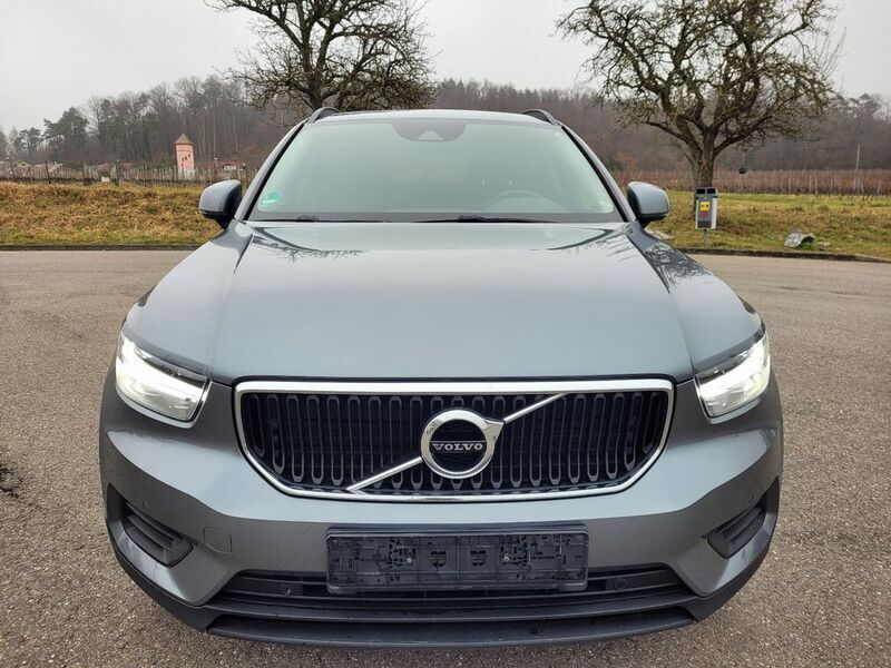 Grau Gebraucht 2018 Volvo XC40 Basis SUV | 17.900 € - Bild 1/4