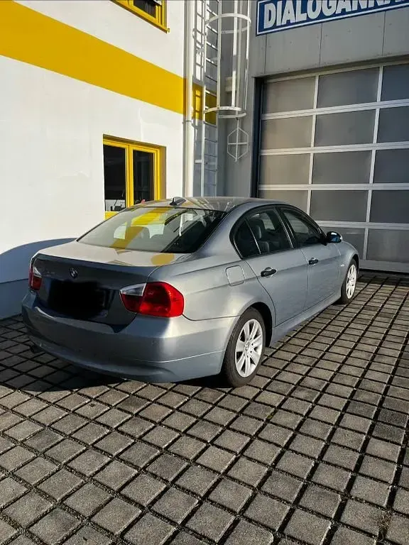 Gebraucht BMW 320 150 PS (110 kW) 2005 Silber Limousine
