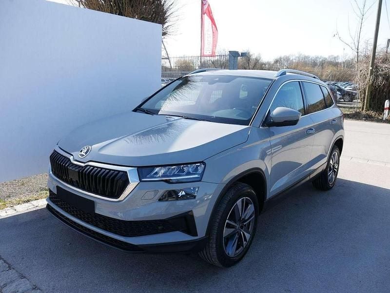 Gebraucht Skoda Karoq Plus Edition 150 PS (110 kW) 2025 Stahlgrau SUV