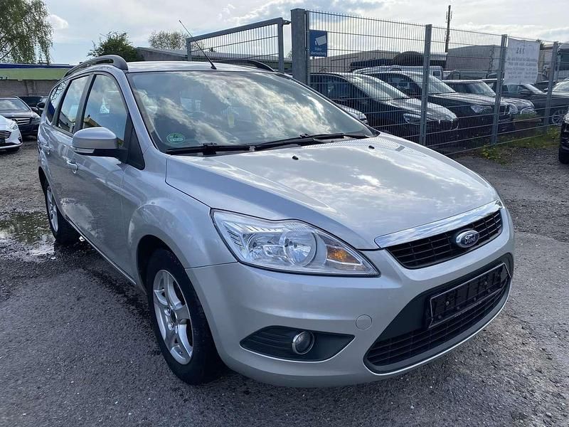 Silber Gebraucht 2010 Ford Focus Style Kombi | 2.990 € (Fairer Preis) - Bild 1/4
