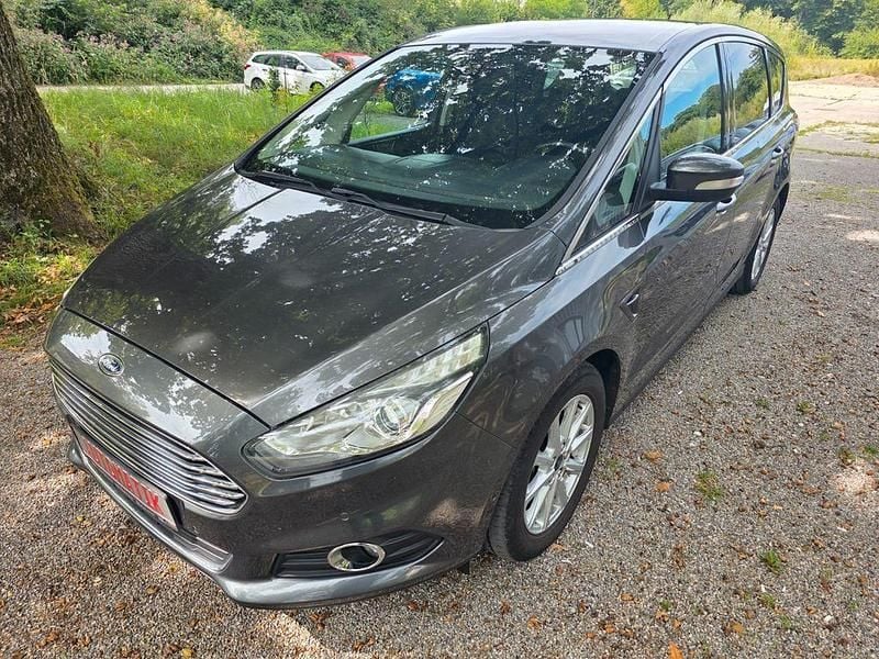 Braun Gebraucht 2015 Ford S-MAX Titanium Van / Kleinbus | 11.489 € (Guter Preis) - Bild 1/4