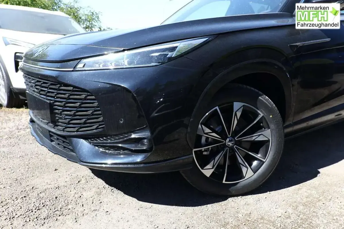 Ny MG HS Luxury 224 HK (164 kW) 2026 Sort SUV