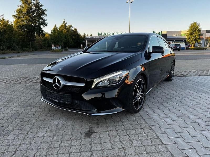 Gebraucht Mercedes CLA200 Shooting Brake 156 PS (114 kW) 2019 Schwarz Kombi