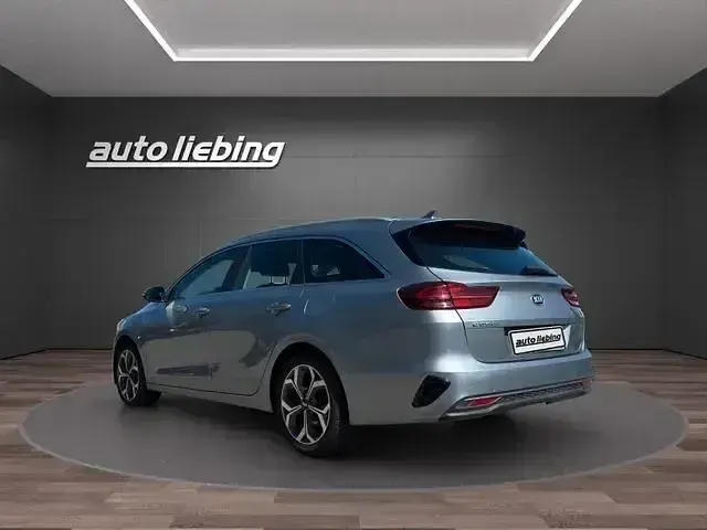 Gebraucht Kia Ceed Sportswagon 136 PS (100 kW) 2019 Sirius silver Kombi