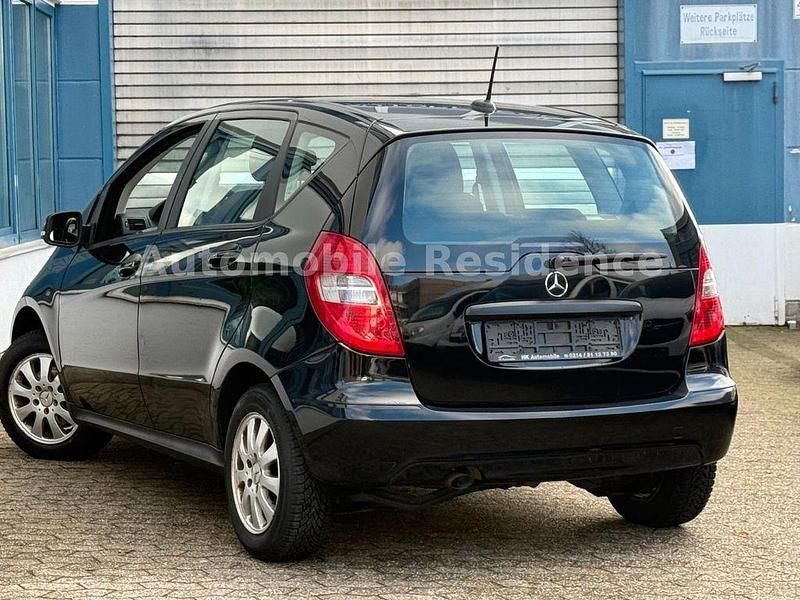 Gebraucht Mercedes A180 109 PS (80 kW) 2011 Schwarz Limousine