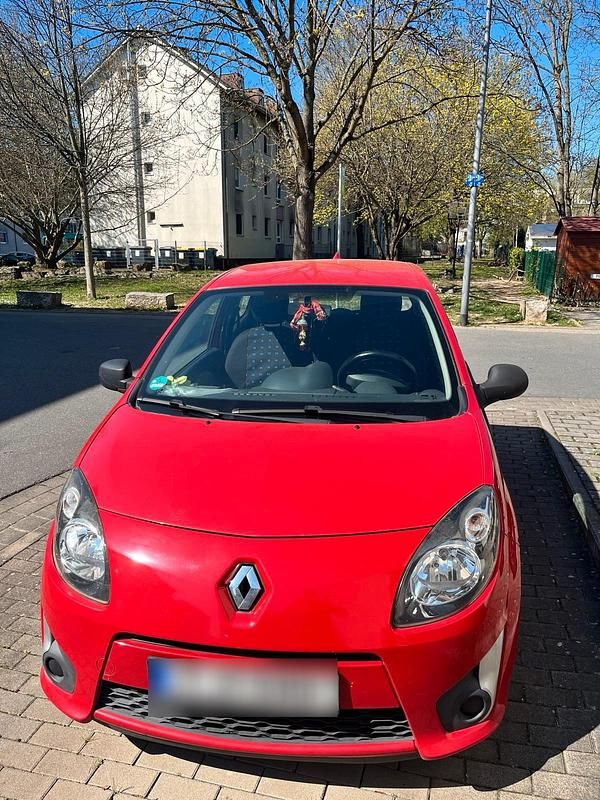 Second-hand Renault Twingo 75 CP (55 kW) 2010 Roșu Hatchback