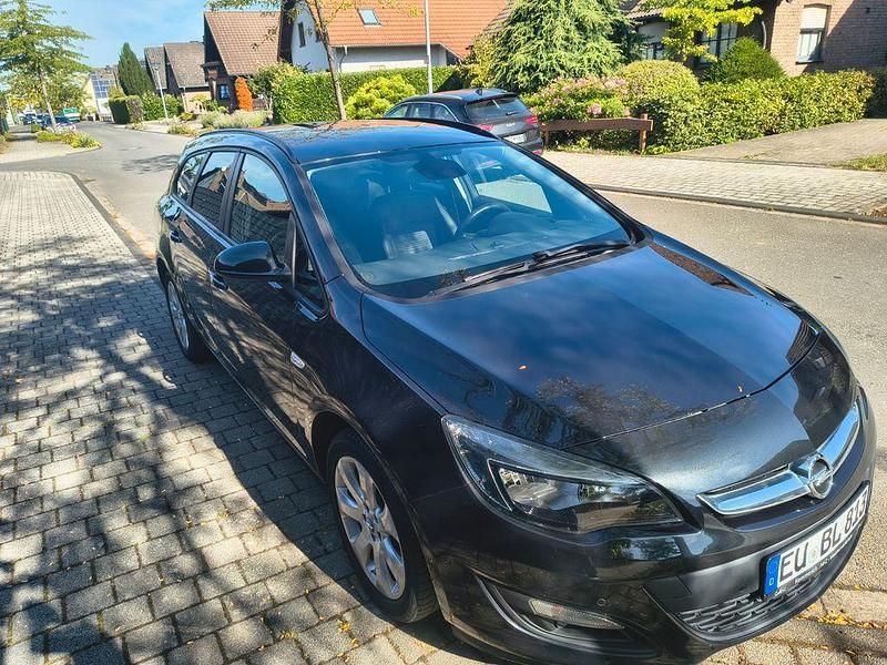 Schwarz Gebraucht 2015 Opel Astra Style Limousine | 6.000 € (Superpreis) - Bild 1/4