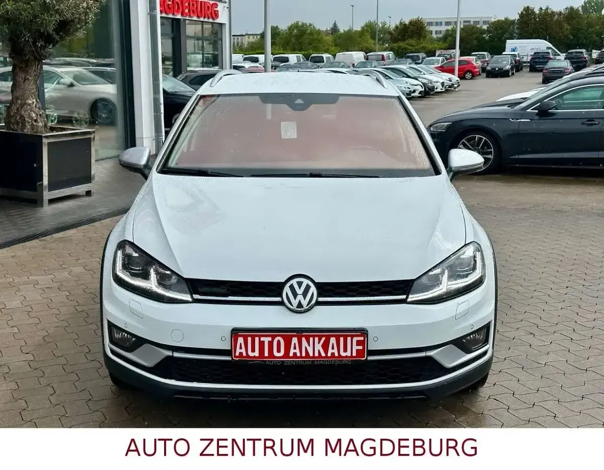 Gebraucht VW Golf Alltrack 184 PS (135 kW) 2019 Pure white Kombi