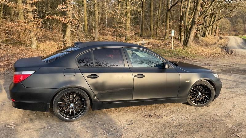Gebraucht BMW 523 177 PS (130 kW) 2004 Schwarz Limousine