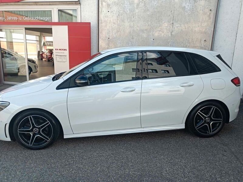 Weiß Gebraucht 2021 Mercedes B220 Van / Kleinbus | 24.500 € (Guter Preis) - Bild 1/4