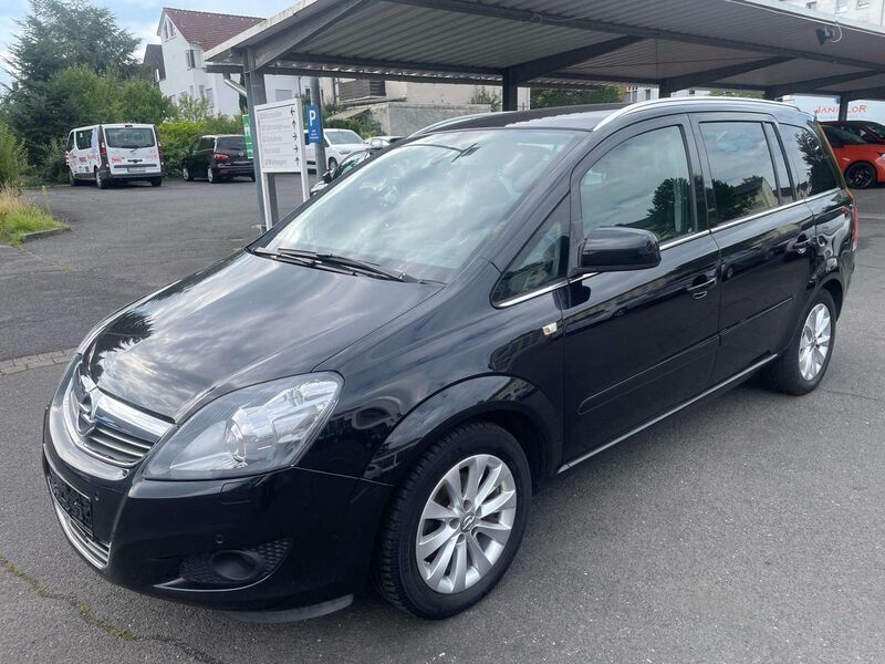 Gebraucht Opel Zafira Family 140 PS (102 kW) 2014 Karbonschw graphitschw midnigh Van / Kleinbus