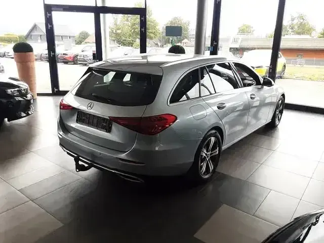 Gebraucht Mercedes C180 Avantgarde 170 PS (125 kW) 2025 Hightechsilber (metallic) Kombi