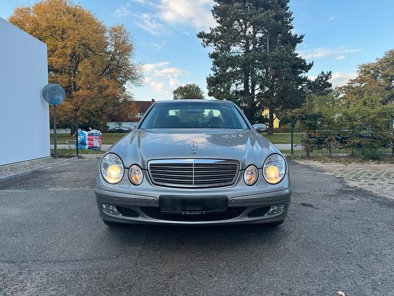 Gebraucht Mercedes E240 177 PS (130 kW) 2003 Grau Limousine