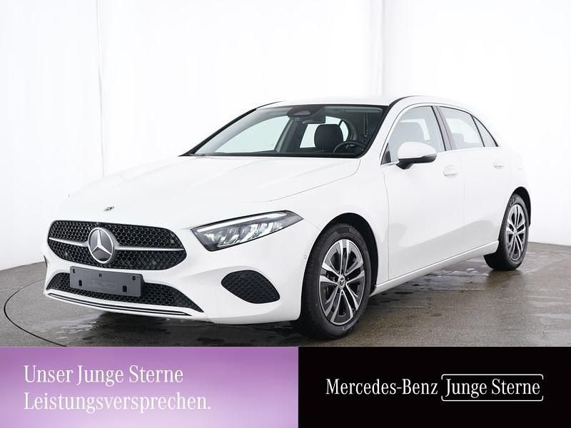Weiß Gebraucht 2024 Mercedes A180 Progressive Limousine | 27.435 € (Guter Preis) - Bild 1/3