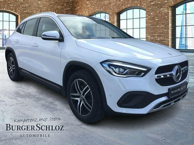 Gebraucht Mercedes GLA220 190 PS (139 kW) 2020 Unilack polarweiß SUV