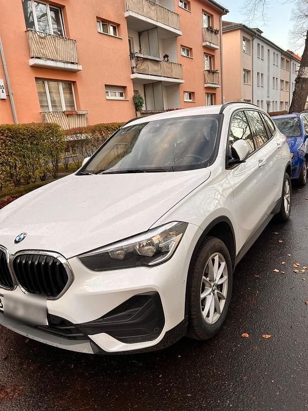 Weiß Gebraucht 2020 BMW X1 SUV | 14.500 € (Superpreis) - Bild 1/4