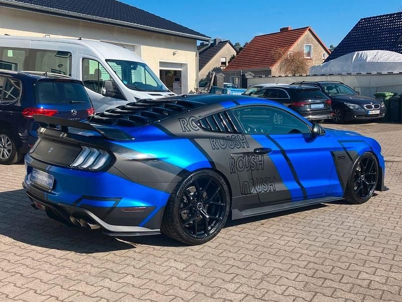 Gebraucht Ford Mustang GT 450 PS (330 kW) 2019 Schwarzmet. / blau foliert Coupé