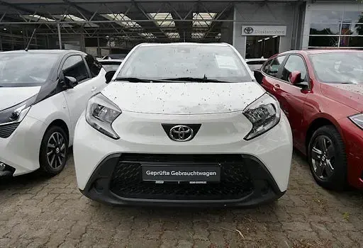 Gebraucht Toyota Aygo 72 PS (52 kW) 2022 Weiß Kleinwagen