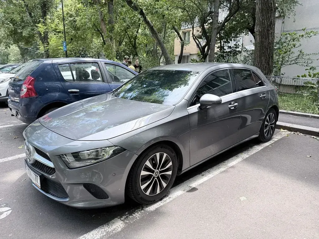 Gebraucht Mercedes A160 Business 95 PS (69 kW) 2020 Grau Kleinwagen