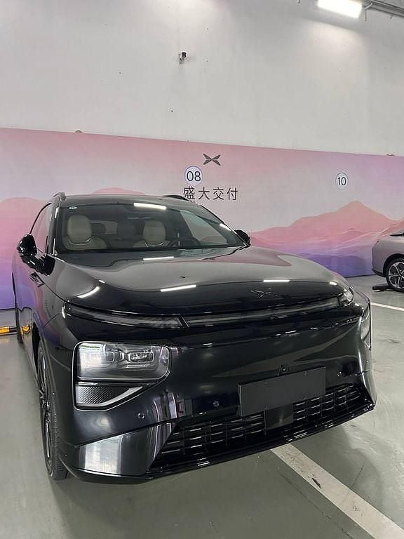 Neu XPENG G9 422 kW (575 PS) 2026 Schwarz SUV