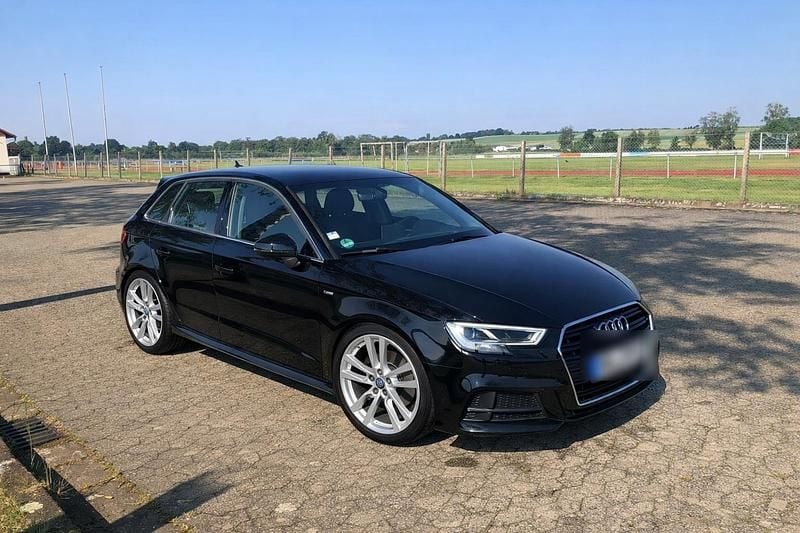 Gebraucht Audi A3 Sportback 116 PS (85 kW) 2017 Schwarz Kleinwagen
