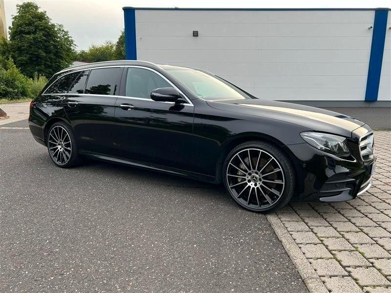 Schwarz Gebraucht 2019 Mercedes E400 AMG Kombi | 27.950 € (Guter Preis) - Bild 1/4