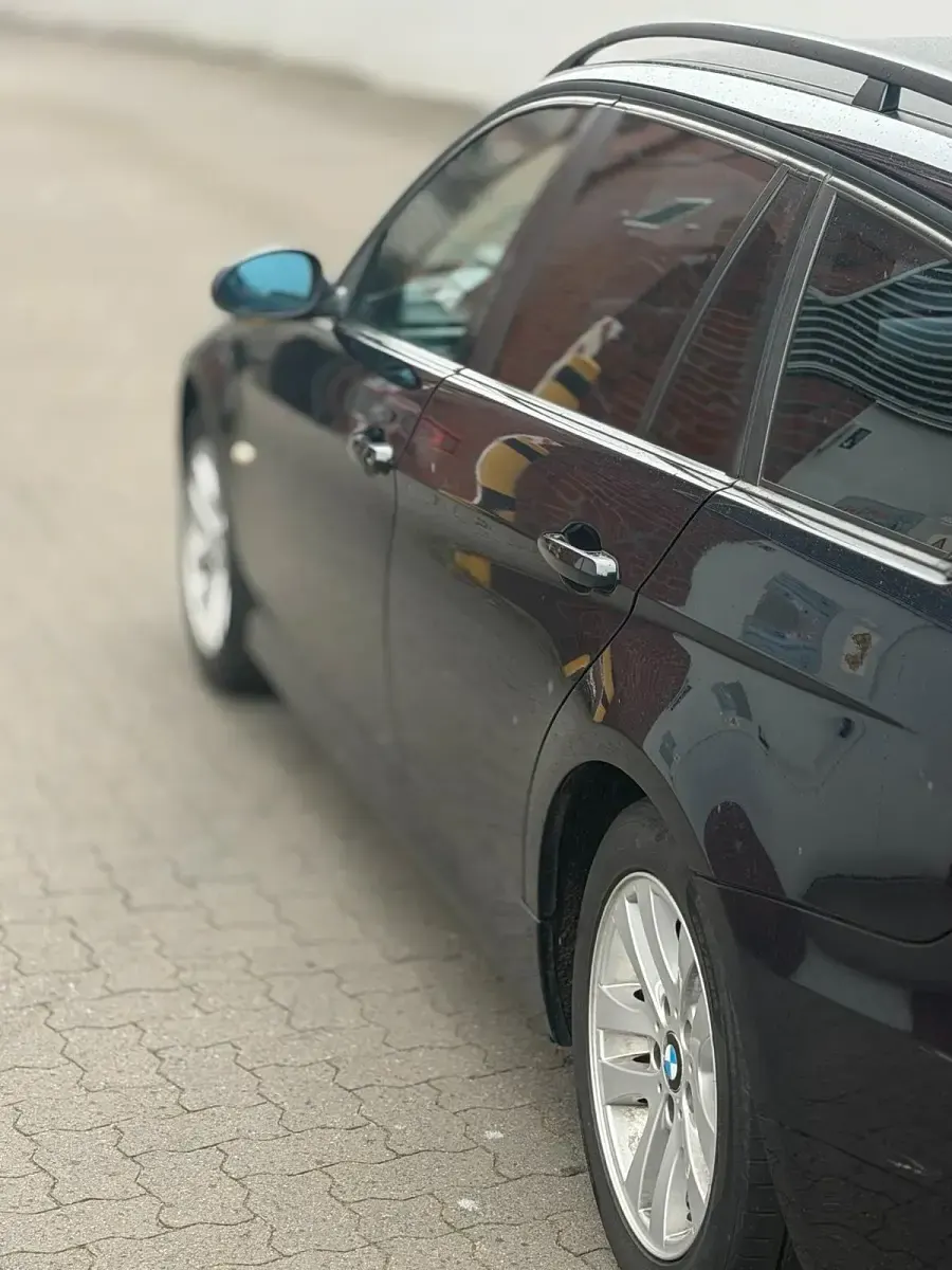Gebraucht BMW 320 177 PS (130 kW) 2008 Blau Kombi