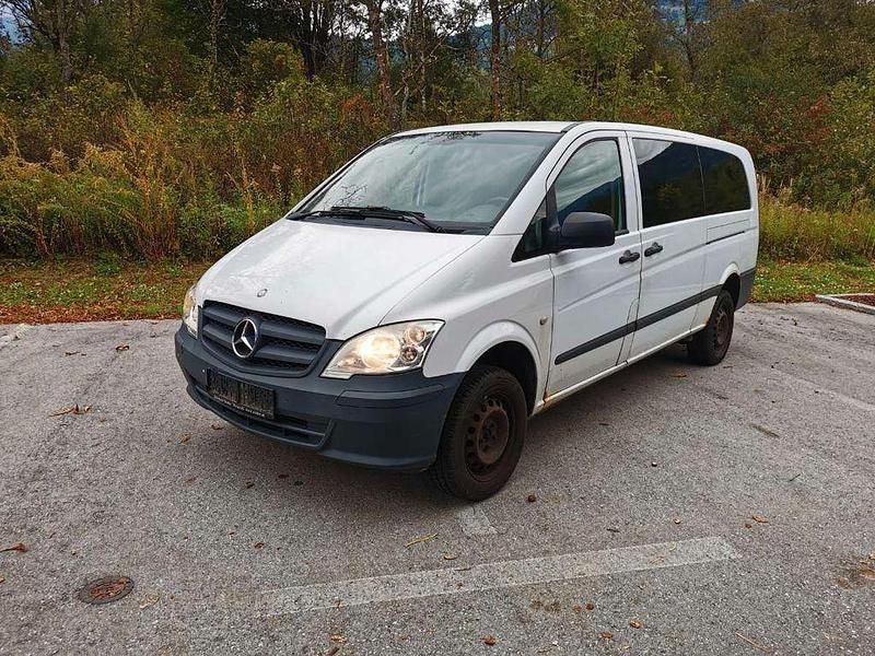 Weiß Gebraucht 2012 Mercedes Vito Van / Kleinbus | 3.400 € - Bild 1/4