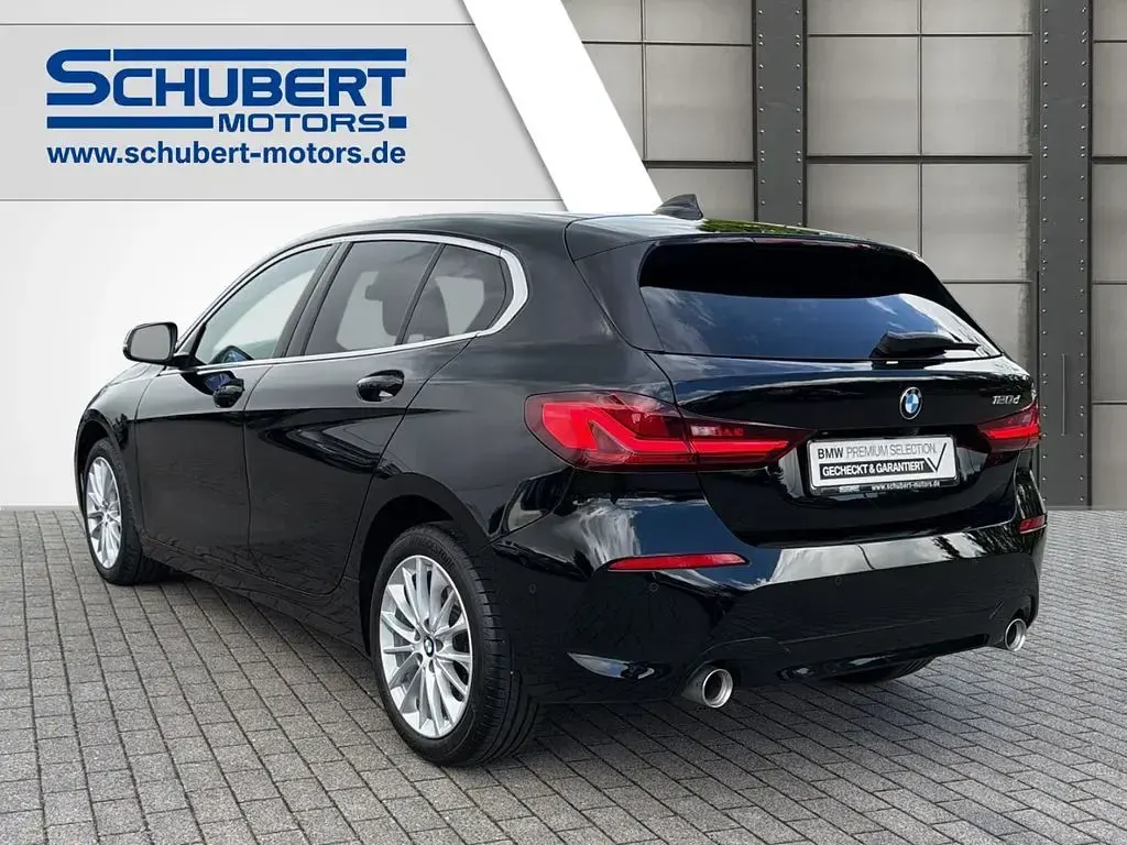 Gebraucht BMW 120 Advantage 190 PS (139 kW) 2023 Schwarz Kleinwagen