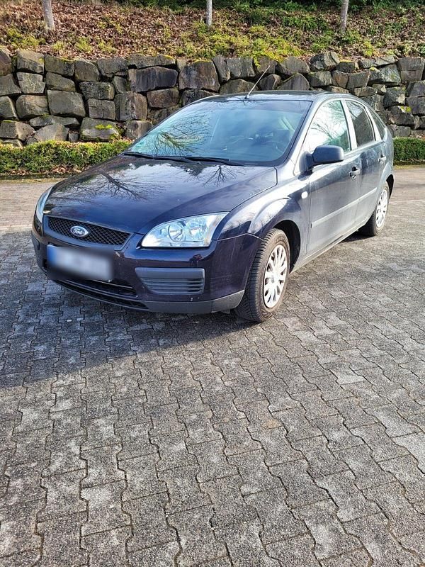 Gebraucht Ford Focus 101 PS (74 kW) 2006 Blau Kleinwagen