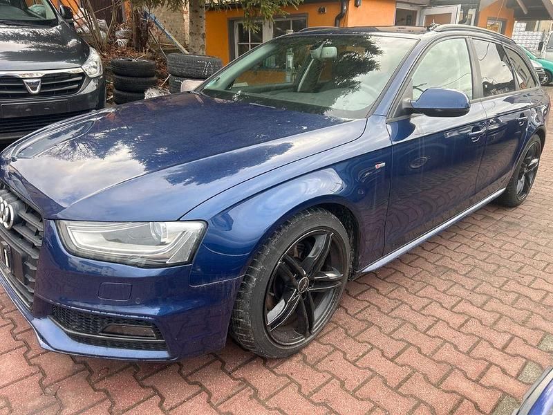 Gebraucht Audi A4 S-Line 204 PS (150 kW) 2012 Blau Kombi